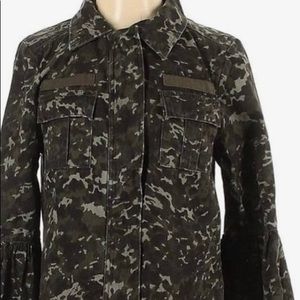 Mossimo Supply Co. XXL camo bell sleeve jacket